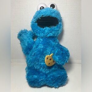 Hasbro Sesame Street Feed Me Vibrating Cookie Monster Tummy Rumbling Plush